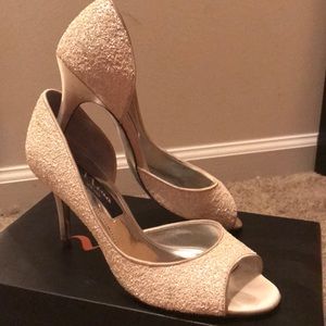 Nina Ivory low heels